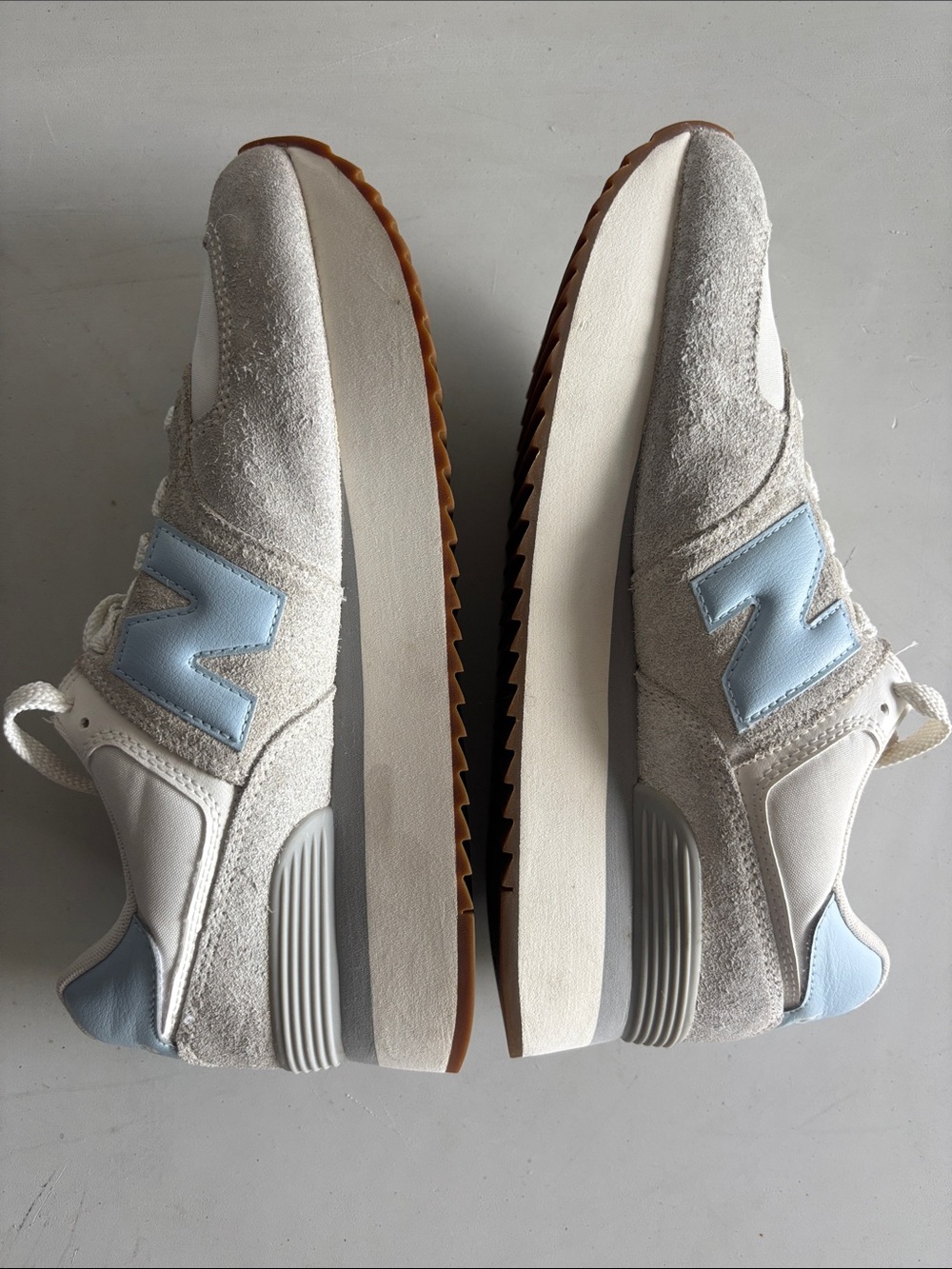 New Balance 574 Cream & Light Blue Retro-Inspired Sneakers - Picture 5 of 6